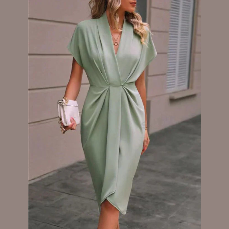 Kvindekjole – Elegant snit – Luftigt stof – Alsidigt design