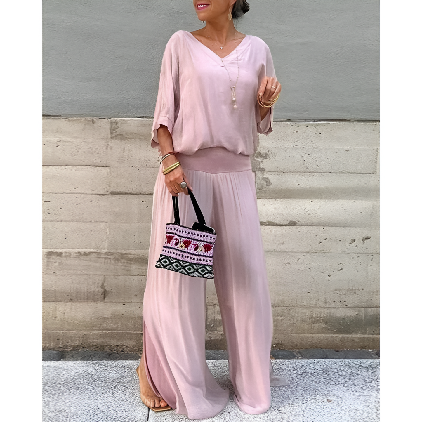 Kvindesæt – Bohemian stil – Brede ærmer – Bluse med V-hals