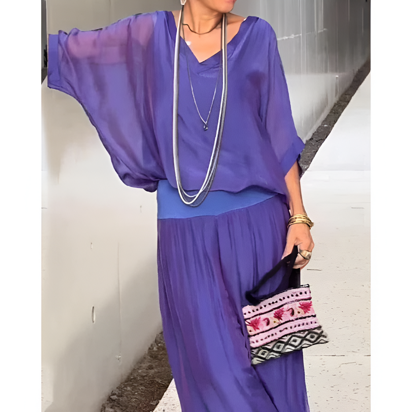 Kvindesæt – Bohemian stil – Brede ærmer – Bluse med V-hals