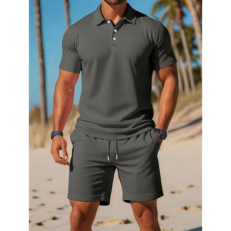 Herreoutfit – Åndbar poloshirt – Matchende shorts – Letvægts mesh-stof