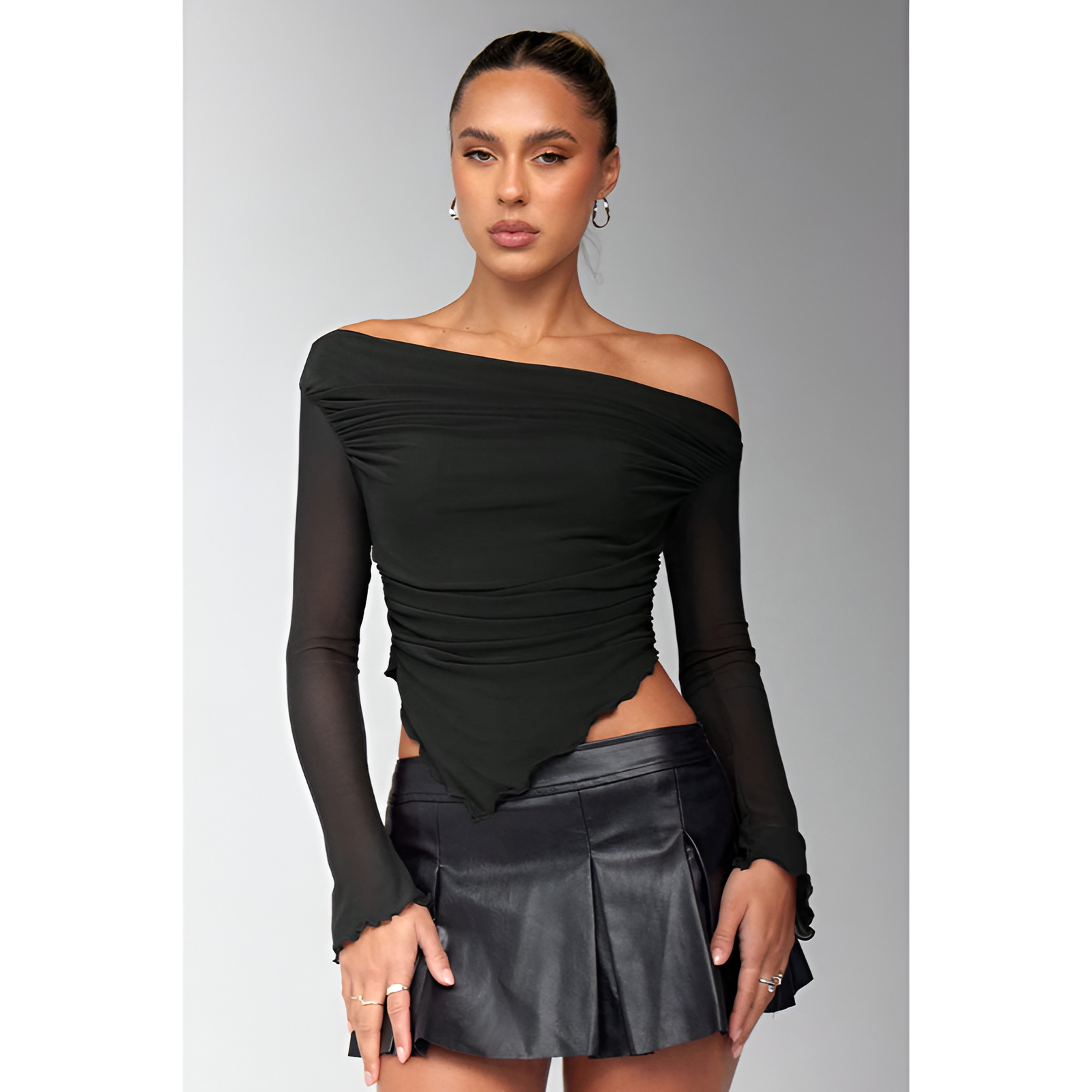 Dame top med én skulder – Plisseret design – Asymmetrisk snit – Elegant stil