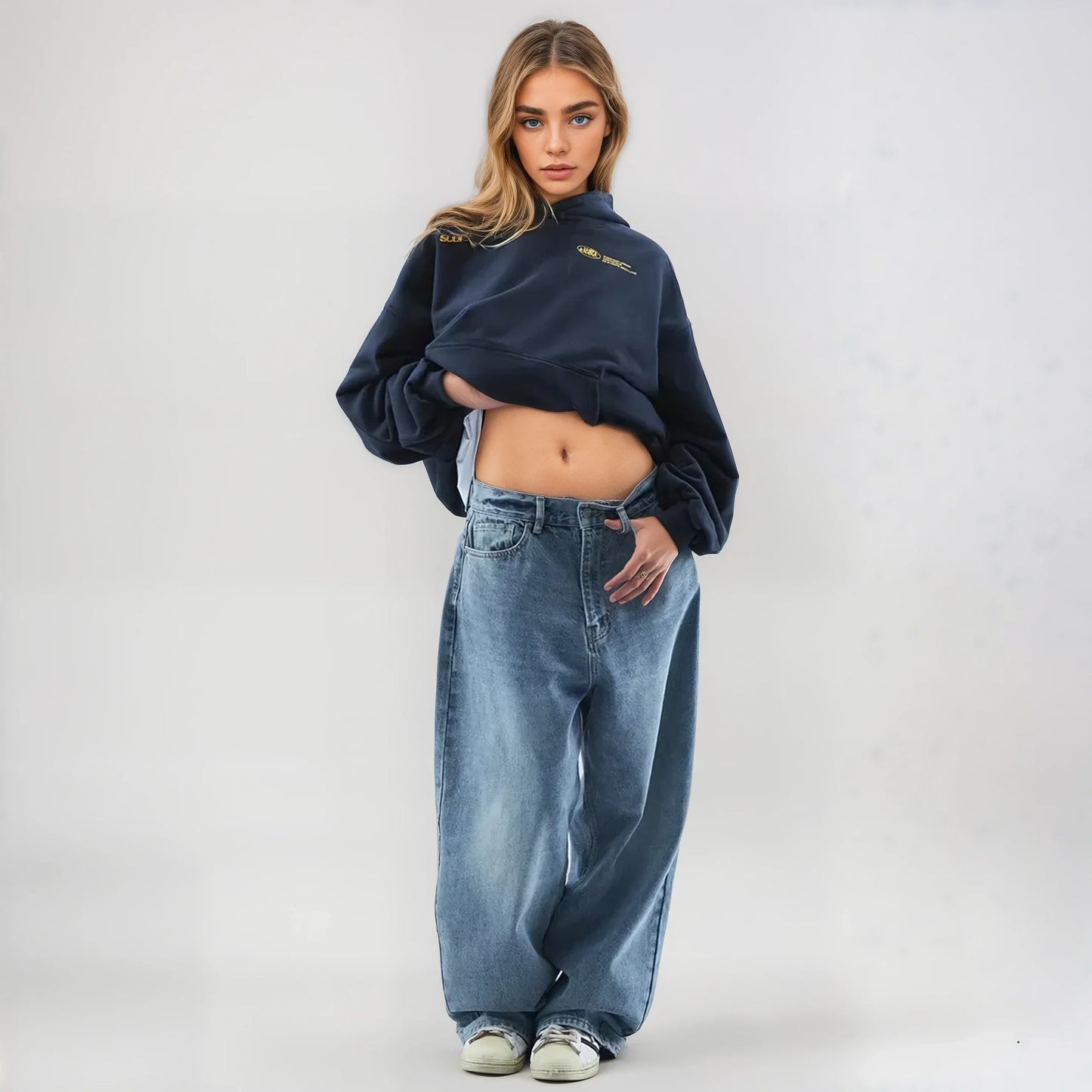 Kvinders hættetrøje - overdimensioneret hætte - blødt stof - afslappet pasform