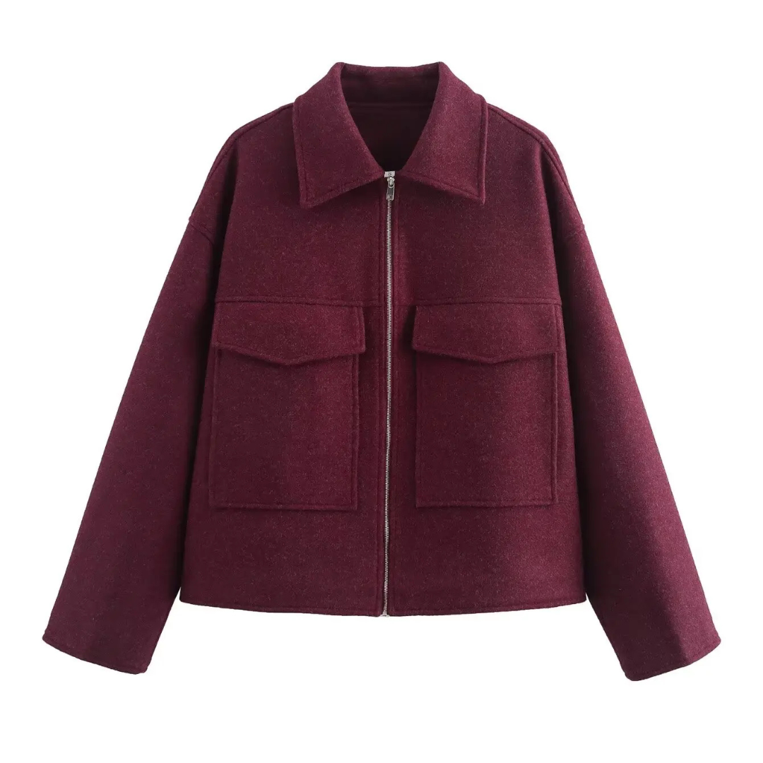 Damejakke – Tidløs stil – Minimalistisk look – Lommer foran